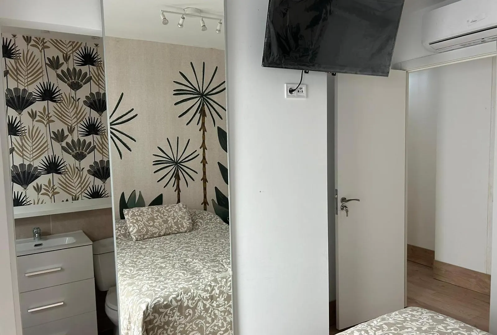 La Maison Del Mar Guest House Malaga 0*,  Spain
