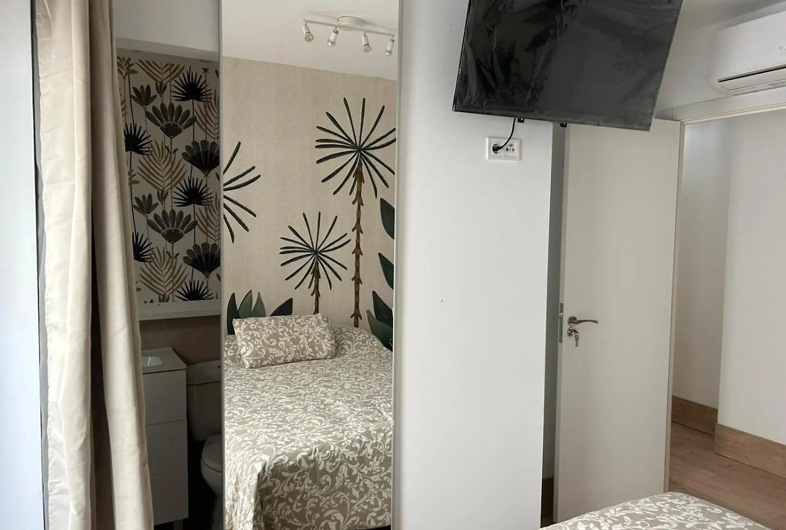 La Maison Del Mar Guest House Malaga Homestay